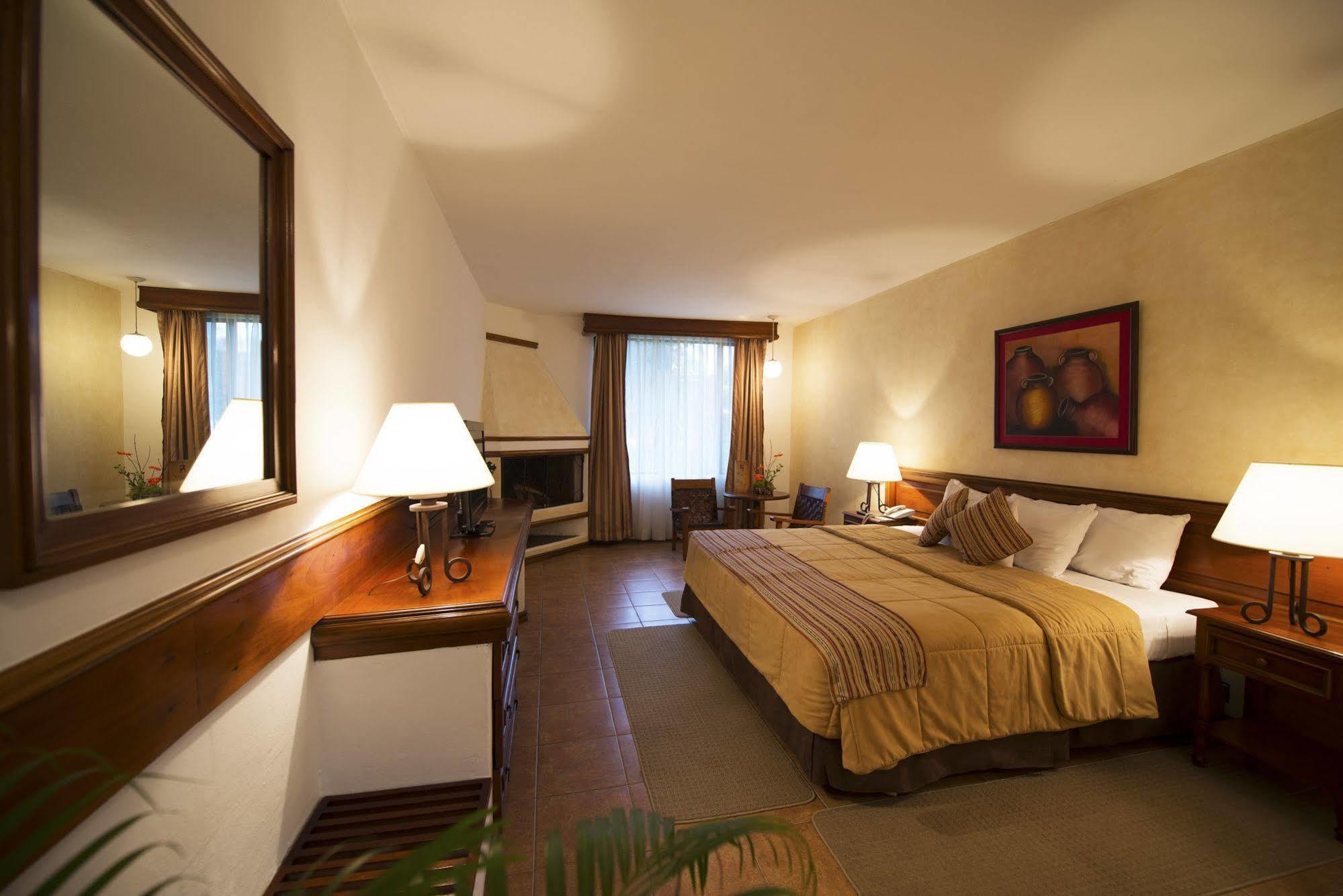Hotel Soleil La Антигуа-Гватемала Экстерьер фото